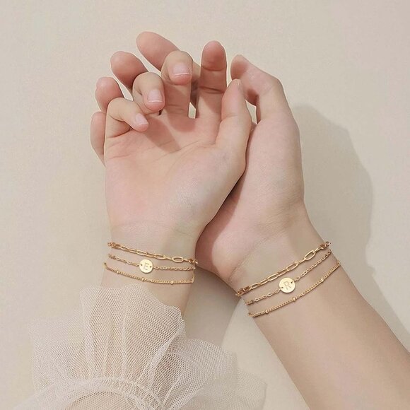 Luxurious Gold Initial Charm Bracelet - Perfect for Birthdays & Anniversaries - Picture 6 of 6